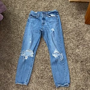 Levi distressed jeans “wedgie”